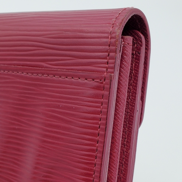 ๐ SOLD ๐ Louis Vuitton Fuchsia Epi Leather Sarah Wallet - Picture 10 of 16